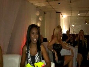 46 Sexe en club à la cfnm party 22