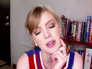 Chatte poilue vraie pornstar. Chatte poilue vraie pom-pom girl rousse