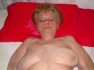 Les mamies OMAFOTZE prennent soin d'elles. Les mamies prennent grand