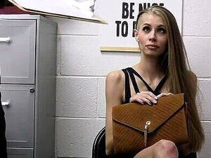 La MILF modèle (Kyaa Chimera) pense qu'elle peut tromper la