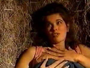 Découvrez la passion sulfureuse d'Angelica Bella dans une folle