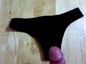 Éjaculation dans le culot sale de la femme du fiodental