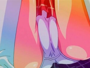 La mignonne hentai suce et se fait baiser
