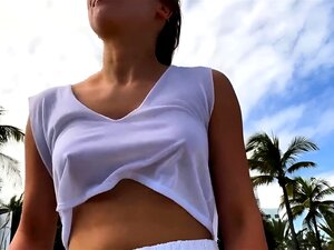 Superbe amatrice brune anne se masturbe