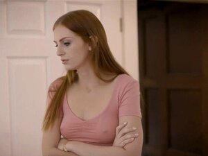 La voisine baise seule à la maison, la mignonne de l'université,