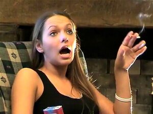 La plus chaude copine maison, film de sexe en fumant