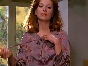 Gloria Guida et Anita Sanders dans That Bad Eta (1975)