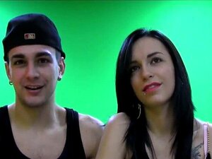 PUTA LOCURA, une mignonne amateur espagnole baisée par son copain.