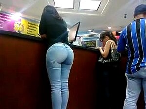 Brune de Nalgona baisée dans le Orinokia Mall Gold Level,