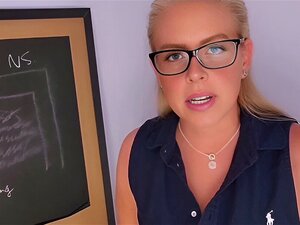Professeur Vous Enseigne une leçon Avec Ses Pets POV Femdom Face Pet