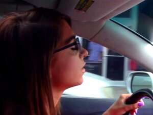 ExxxtraSmall - Petite nana baise l'assistant de parking, Joseline