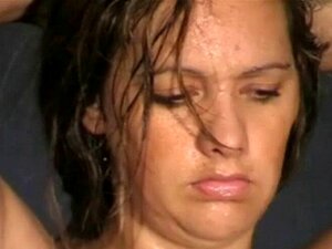 Humiliation de femmes soldats bizarres et BDSM hardcore. Humiliation