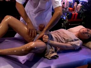 Massage à l'huile érotique Luxe Marié 6.02 (censuré). Massage à