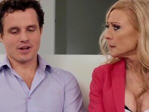 Cette belle tigresse recherche une passion réelle avec un rouquin