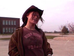 rancher cowgirl nue autour de la ferme iowa