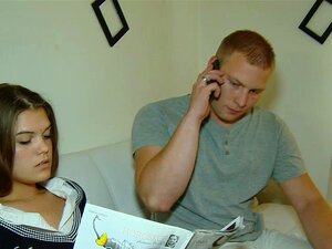 Vendez votre copine - Il a besoin d'argent et elle a besoin de bite