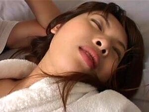 Mignonne fille aux gros seins