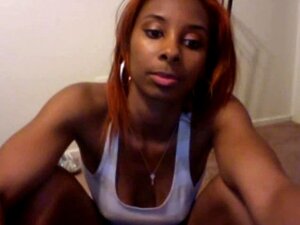 Vibrateur sur chatte ébène