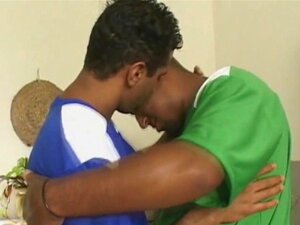 Ne manquez pas cette orgie gay torride et sans fétiche. Avec
