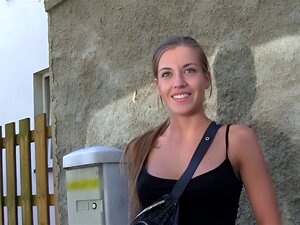 Liaison publique interdite! Découvrez une magnifique beauté percée