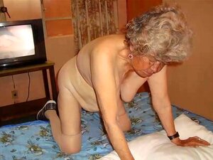 Regardez ces mamies latines chaudes en HD alors qu'elles montrent