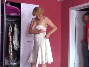 Regarde maman russe chaude maintenant ! - Maman, Blonde, Porno en