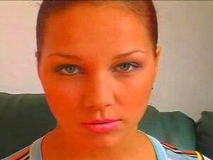 La mignonne timide Melissa Mandlikova fait du porno pour la première