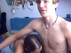 Couple mignon baisant sur webcam 1. Couple mignon baisant sur webcam 1