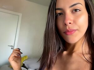 Belle fille se masturbe et éjacule fort (ATTENDEZ LA FIN)