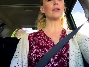 Une blonde mature profite d'une action de masturbation hardcore