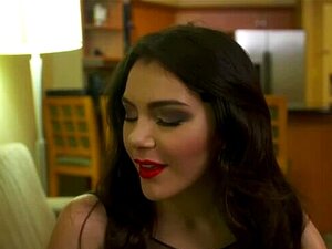 Valentina Nappi a payé pour baiser un fan