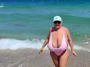 Grosse star du porno à gros seins payée pour baiser par un étalon
