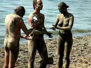 Découvrez les plaisirs enivrants de l'érotisme vintage ! Assistez à