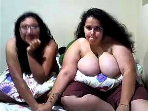 Vidéo de cam girl montrant une bbw arabe avec de gros seins