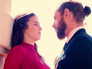 EroticaX - La chaude brune Kylie Rocket baise son ami au mariage de sa