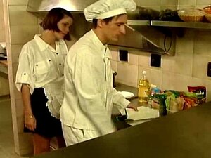 Ultraviolet avec chef-Teeny Hotel