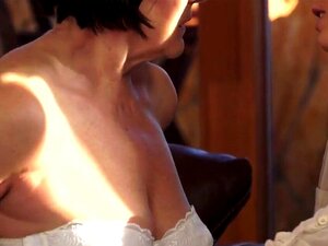 Découvrez le plaisir ultime lorsque la beauté d'une fraîche femme