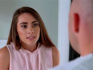 Le voisin aide à verrouiller la lunatique Mackenzie Mace