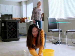 Aria a rejoint ses beaux-parents pour une baise en famille recomposée