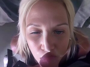 Compilation d'éjaculations faciales de grande taille. Regardez la