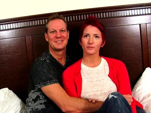 Un couple amateur fou de sexe est prêt à baiser