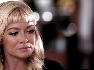 LA FILLE DE MAMAN - Une MILF Homophobe Doit Baiser sa Belle-Fille