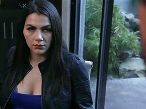 Brazzers - Valentina Nappi adore le sexe anal