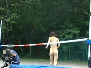 Jav gratuit d'une amateur asiatique en piste nue partie4