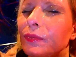 Découvrez le gangbang fétiche ultime avec une bombe aux courbes