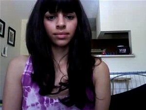 Vidéo de petite salope européenne avec moi sur webcam sexy, j'adore