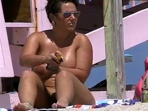 DD BBW pour le voyeur nu de plage. DD BBW pour le voyeur nu de plage