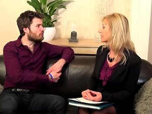 Le délice de Marina avec Doryann: Une rencontre Blonde Mature