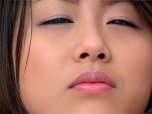 Hina Aisawa devient cochonne sur une grosse bite en hardcore