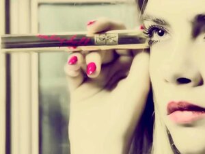 Cara Delevingne Tribute parle salement !
